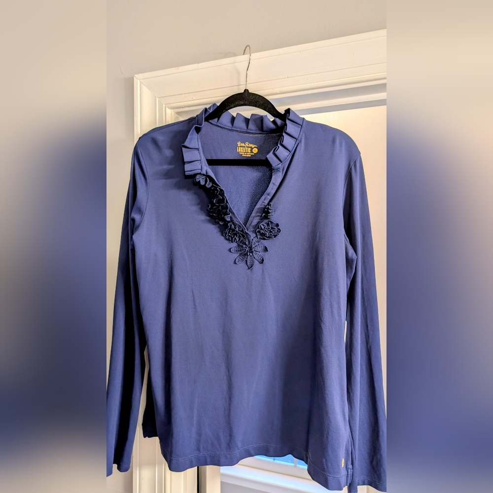 Lilly Pultizer EUC XL Floral Embroidened Luxletic Top